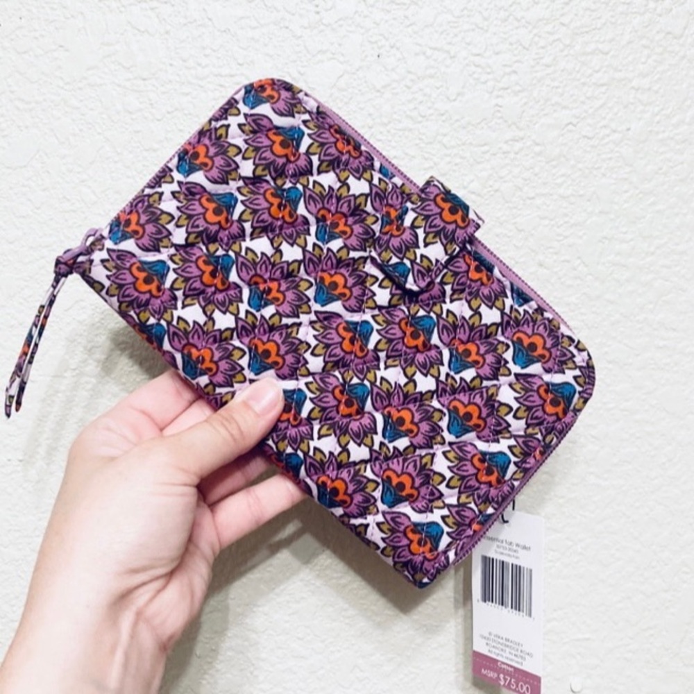 Vera Bradley Essential Tab Wallet Scaevola Fan Purple Pink NWT